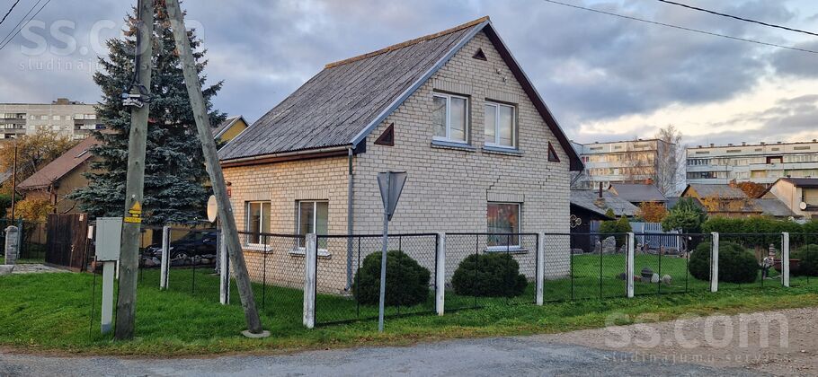 Vasaras 10, Jelgava un raj., Jelgava — maja