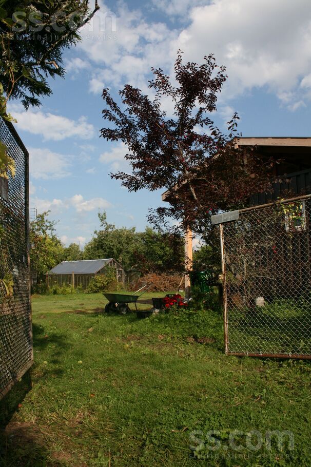 Bēršas, Lizdēni, Valmiera un raj., Rencēnu pag. — zeme