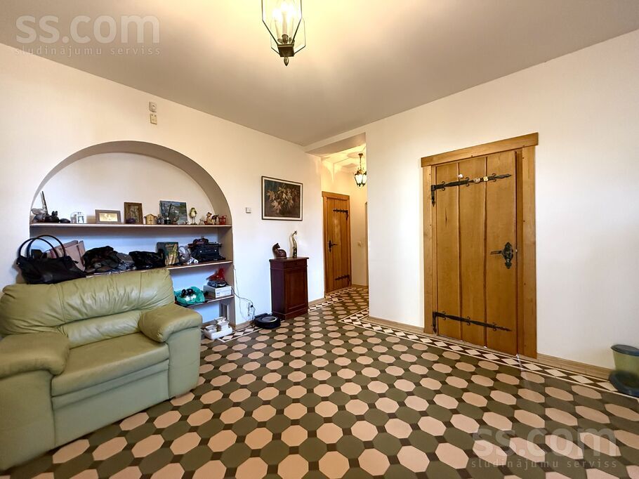 Planīcas 13, Rīga — maja