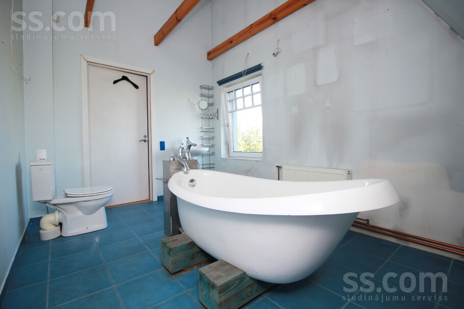 Dārzciema 17, Rīga — maja