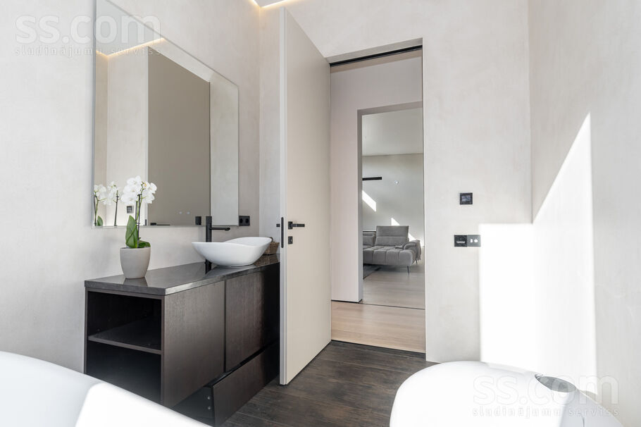 Mežavēju iela 8, Mārupe, Rīgas rajons, Mārupes pag. — maja