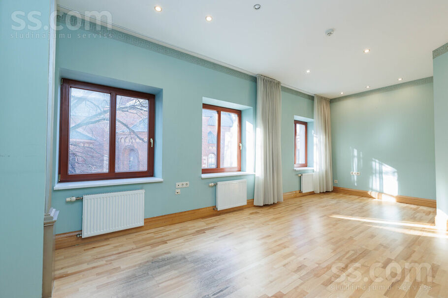 Jauniela 15, Rīga — maja