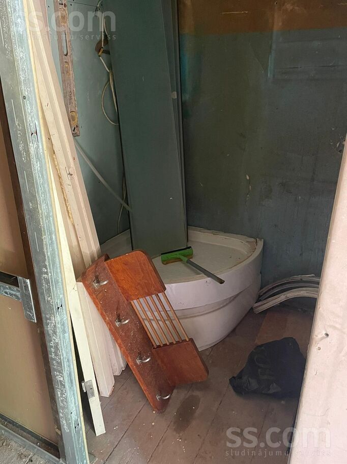 Vecāķu pr. 4, Rīga — maja