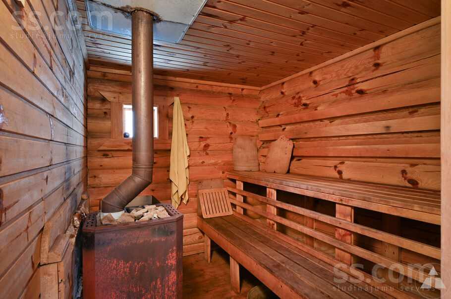 Rītupes 27, Rīga — maja