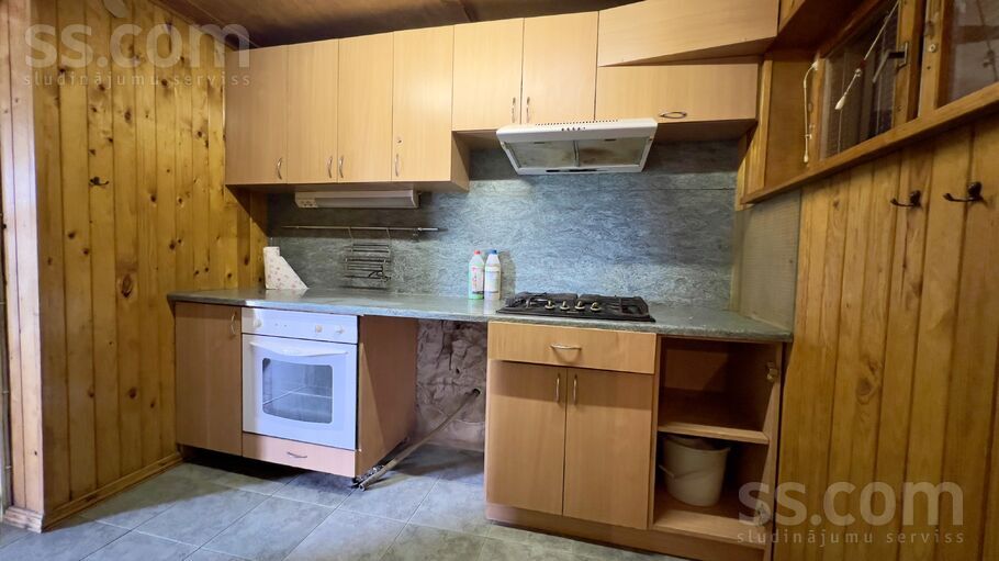 Dārziņu Dīķu iela 3, Ogre un raj., Ogre — maja