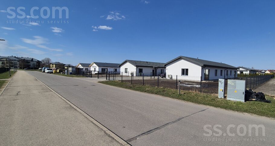 Sauliešu iela 27, Mārupe, Rīgas rajons, Mārupes pag. — maja