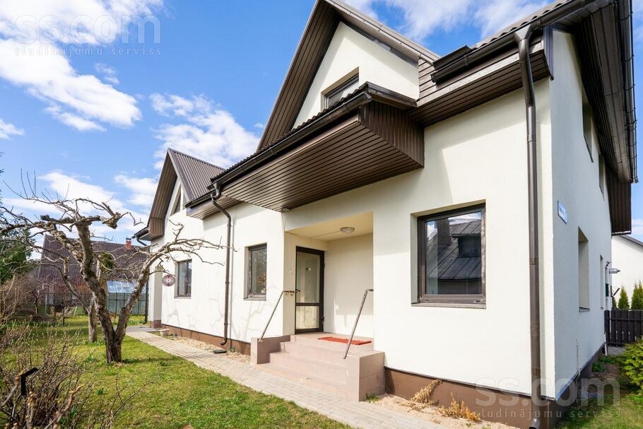 Gerberu iela 8, Ziedonis, Rīgas rajons, Ķekavas pag. — maja