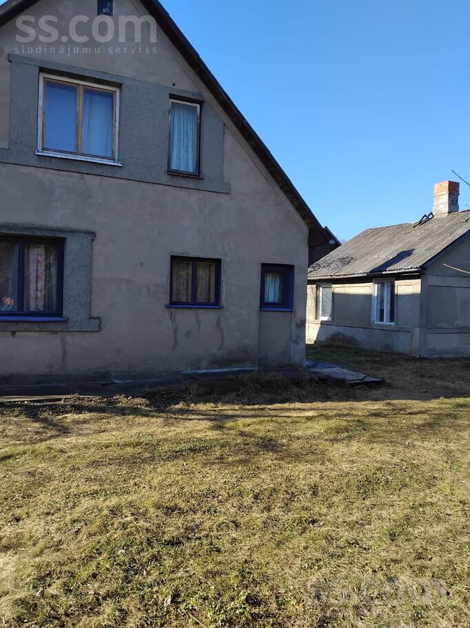 Ozolnieku 19b, Rīga — maja