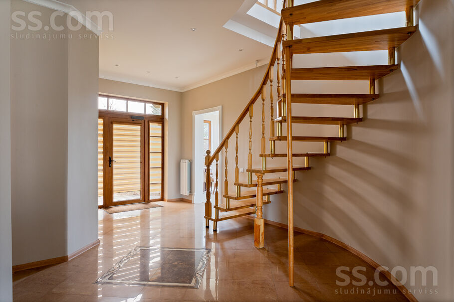 Rozu iela 10, Mārupe, Rīgas rajons, Mārupes pag. — maja