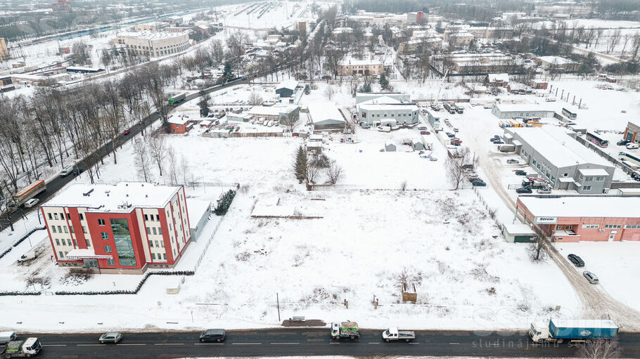 Granīta 1, Rīga — zeme