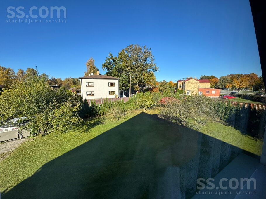 Zaļenieku 11, Rīga — maja