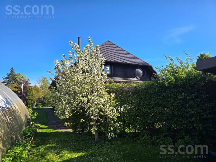 Ābeļu 3, Liepāja un raj., Liepāja — maja