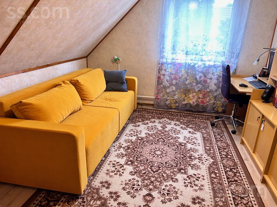 Viršu 20, Piņķi, Rīgas rajons, Babītes pag. — maja