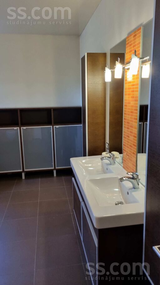 Ezeru 11, Jūrmala — maja