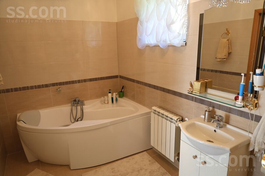 Alejas 15, Mežāres, Rīgas rajons, Babītes pag. — maja