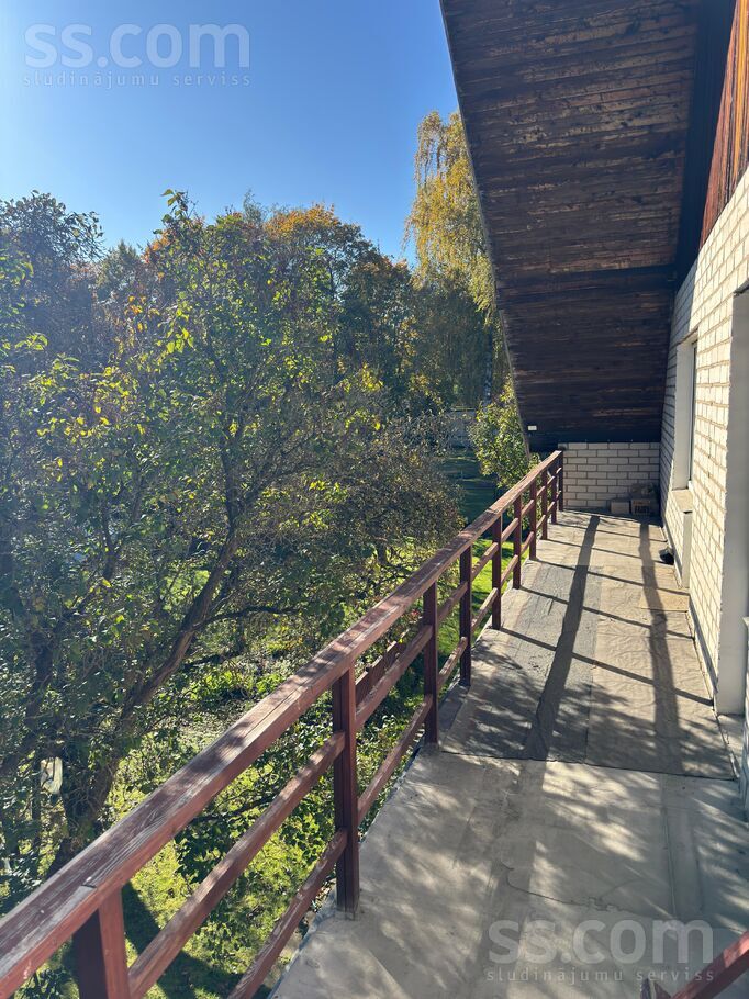 Zaļenieku 11, Rīga — maja