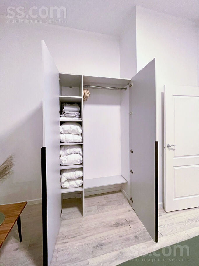 Pulkv. Brieža 10, Rīga — dzivoklis