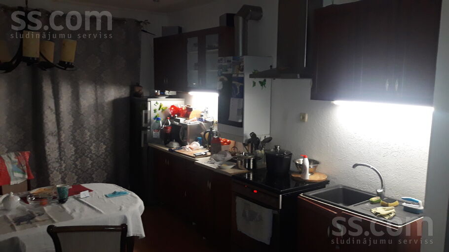 Latgales 12, Rīga — maja