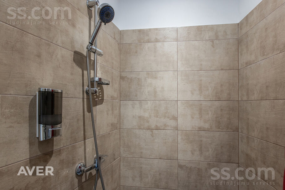 Ludzas 70, Rīga — maja