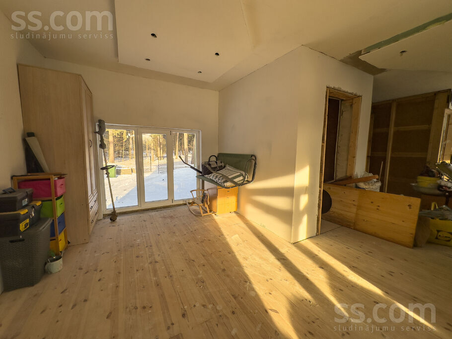 Dzintara iela 11, Engure, Tukums un raj., Engures pag. — maja