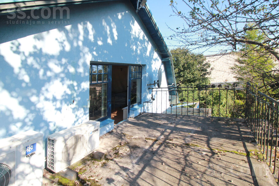 Dārzciema 17, Rīga — maja