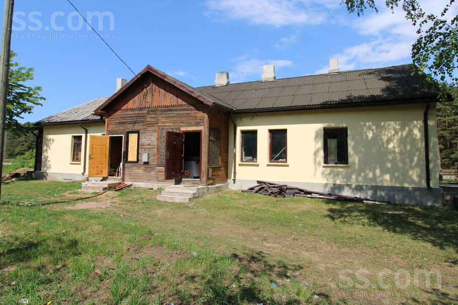 Vecāķu pr. 4, Rīga — maja