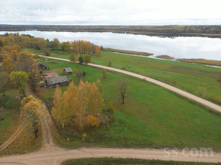 Biržkalna ezers, Kapiņi, Preiļi un raj., Aglonas pag. — zeme