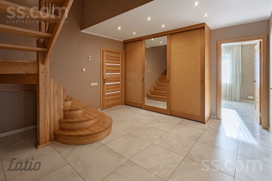 Romas 1a, Jelgava un raj., Jelgava — maja