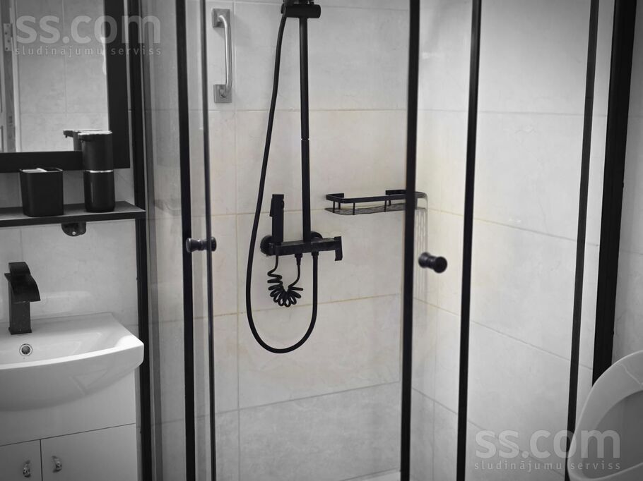 Ābeļu 3, Liepāja un raj., Liepāja — maja