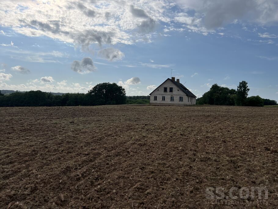 Ābeļziedi, Lukas, Saldus un raj., Pampāļu pag. — zeme
