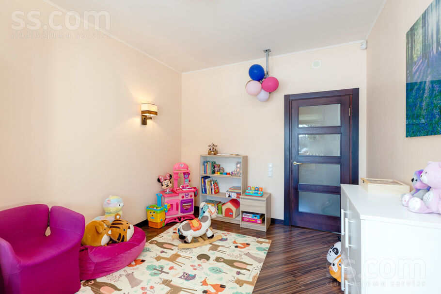 Vetras, Trenči, Rīgas rajons, Babītes pag. — maja