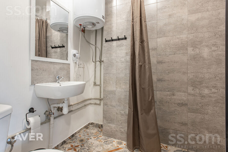 Ludzas 70, Rīga — maja