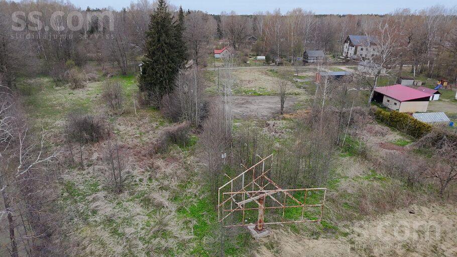 Ulmaņa g. 182, Rīga — zeme