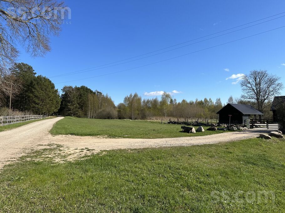 Silenieki, Upesgrīva, Talsi un raj., Mērsraga pag. — zeme