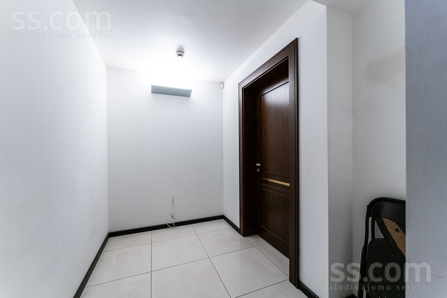 Vaļņu 4, Rīga, Vecrīga — telpa