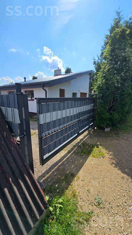 Valdlauču, Rīga — maja