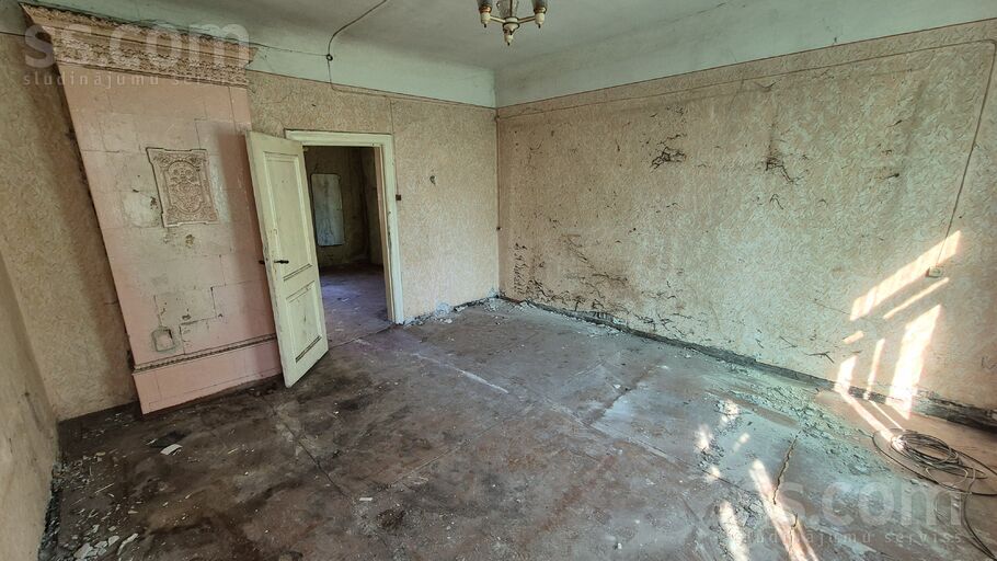 Dzirnavu 136, Rīga — maja