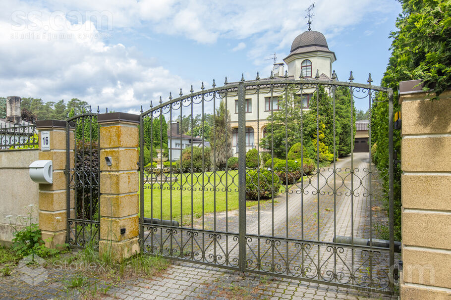 Ezera 16, Baltezers, Rīgas rajons, Ādažu nov. — maja