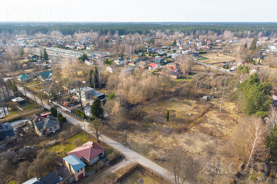 Ceriņu 1, Rīga — zeme