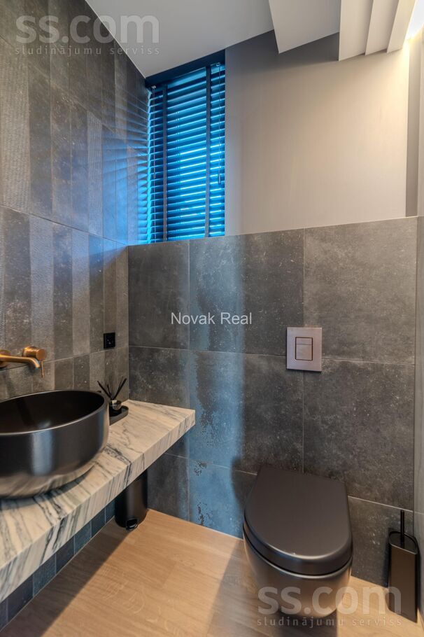 Laipu iela 2, Jūrmala — maja