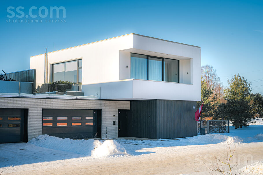 Jaunā Mežaparka 42, Rīga — maja