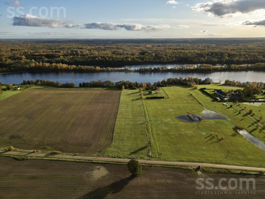 Nav, Lāde, Limbaži un raj., Limbažu pag. — zeme