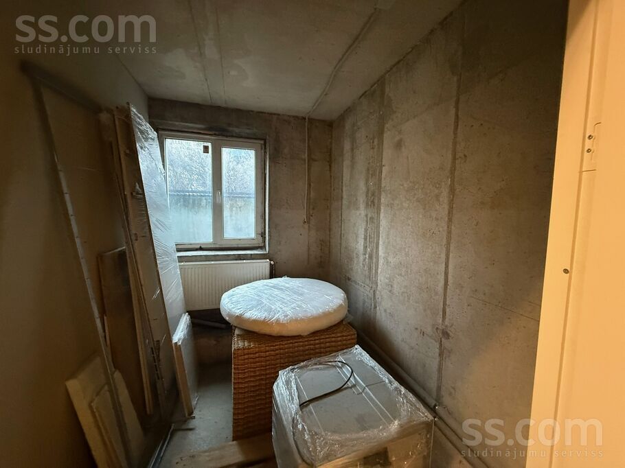 Anniņmuižas 7, Rīga, Zolitūde — telpa