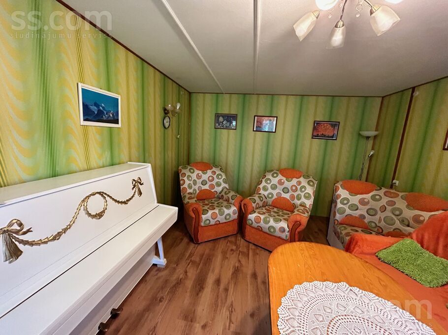 Viršu 20, Piņķi, Rīgas rajons, Babītes pag. — maja