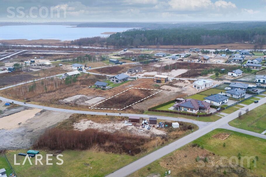 Juglas 1, Rīga — maja