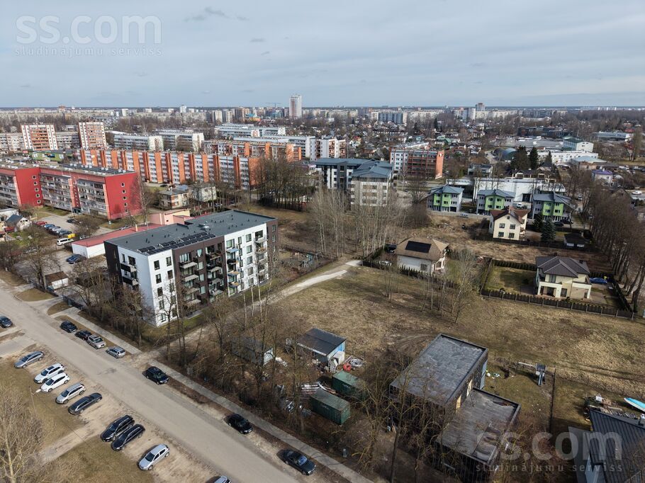 Nīcgales bn, Rīga — zeme