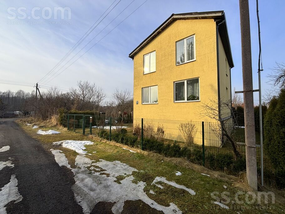 Upeņu 3, Jāņupe, Rīgas rajons, Olaines pag. — maja