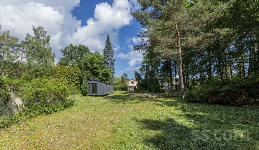 Brūkleņu iela 2, Jūrmala — zeme
