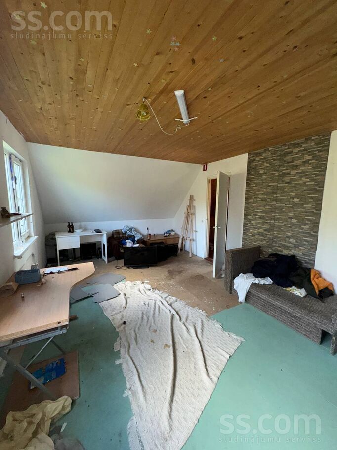 Ābeļziedi, Zūras, Ventspils un raj., Vārves pag. — maja