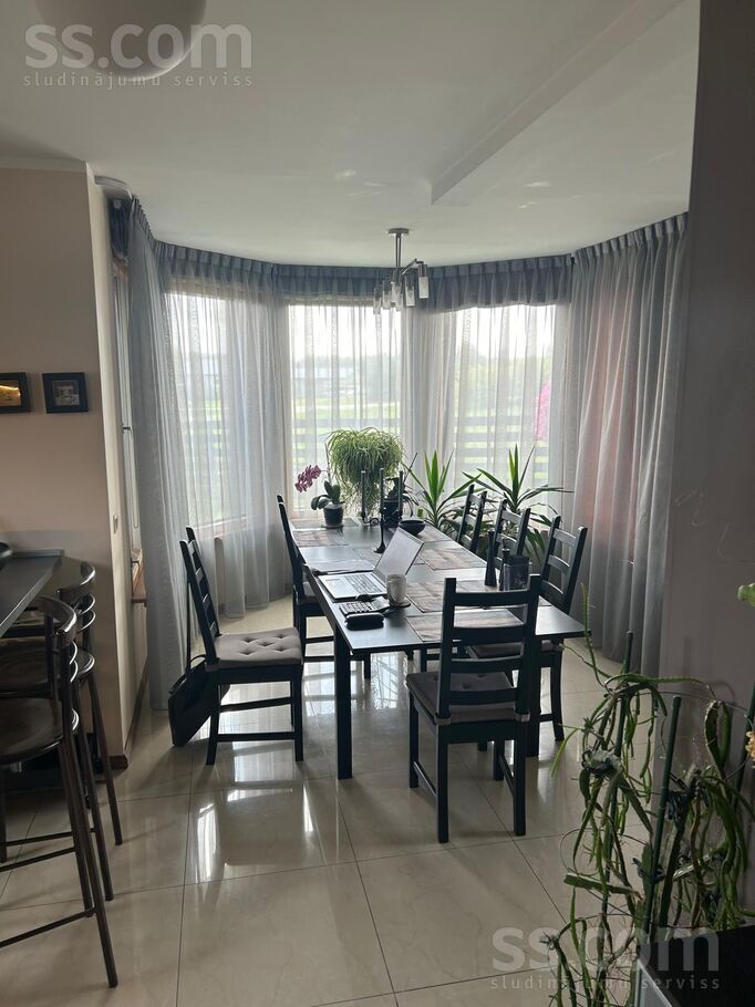 Upmaļu, Ogre un raj., Ikšķile — maja